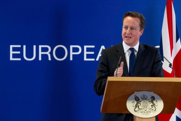 Waziri Mkuu wa Uingereza David Cameron akihutubia katika mkutano wa EU mwezi Mei 2012 huko Ubelgiji